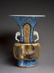 Fågelburvas, c.1720 (blandade media) av Japanese School