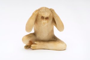 Hör No Evil, en av de tre kloka aporna av Japanese School
