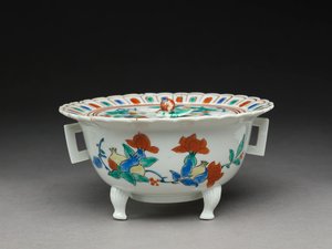Koro skål med platt lock, Kakiemon relaterade porslin av Japanese School