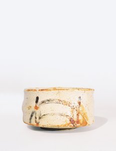 Shino Chawan teskål med låg fotring, Momoyama Period (glaserat stengods) av Japanese School