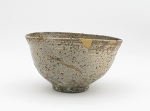 Teskål, Edo-period, 1700-mitten av 1800-talet (stengods med vit slip borstad under trä-aska glasyr) av Japanese School
