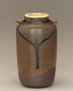 Tecaddie med två luggar, Koishibara, Fukuoka prefektur, Edo-period, sent 1600-tidigt 1700-tal (keramik) av Japanese School
