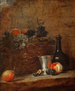 Fruktkorg med vindruvor, en silverbägare och en flaska, persikor, plommon och ett päron av Jean-Baptiste Simeon Chardin