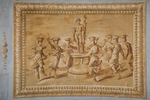 Fuskförgylld relief, med Bacchus placerad på en rund piedestal dekorerad med festonger och bucrania och omgiven av dansande canephorer