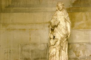 St. Anne och hennes dotter Jungfru Maria (marmor) (se även 248121 och 248123)
