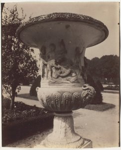 Versailles, vas av Jean Eugène Auguste Atget