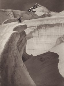 Schweiz: Jungfrau, Glacier Labyrinth, Rottalhorn i bakgrunden (s/v foto) av Jean Gaberell