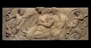 Nymf och liten ande rider på en marinhäst; Nymf och Triton omgiven av två små andar. Låg lättnad. Stenskulptur av Jean Goujon (1510-1567)