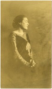 Fanny Hurst, ca 1909-20 (foto av gelatinsilver) av Jessie Tarbox Beals