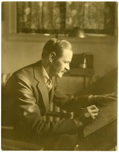 Fontaine Fox, serietecknare, ca 1911-40 (foto av gelatinsilver) av Jessie Tarbox Beals