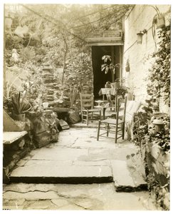 George & Mary Stonehills hem, konstnärer, Greenwich Village, New York, USA, ca 1936-37 (foto av gelatinsilver) av Jessie Tarbox Beals