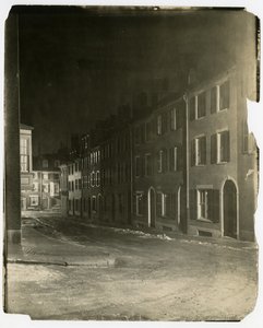 Tittar nedför West Cedar Street där den slutar och korsas av Chestnut St, Boston, USA, ca 1902-10 (foto av gelatinsilver) av Jessie Tarbox Beals