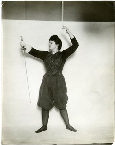 Gammal modell, ca 1905-18 (foto av gelatinsilver) av Jessie Tarbox Beals