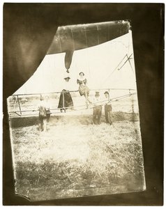 "Ville de St Mande" luftskepp, Beals ombord av Jessie Tarbox Beals