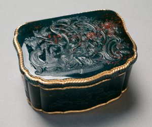 Snusdosa, målad av Carl Gustav Klingstedt (1657-1734), ca 1750 (guldmonterad snidad blodsten) av Johannes George (attr. to) Klette