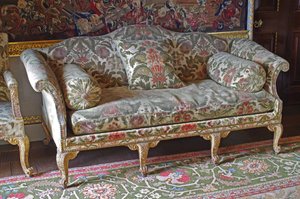 En George III Giltwood Humpback soda-säng av John Bladwell