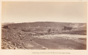 ?Safed Sang, sett från andra sidan floden som visar Sapper Bridge?, 1878 cirka