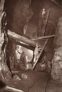 The 180 at East Pool mine, illustration från 