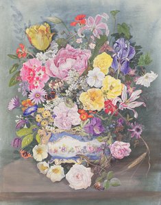 Blommor i en Sevres Jardiniere