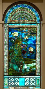 Påfåglar och pioner II av John La Farge