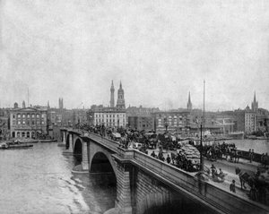 Londonbron byggd 1831 över Themsen i London, ca 1900 (s/v foto)