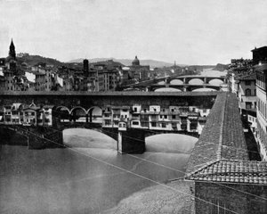 Ponte Vecchio i Florens, Italien, gammal bro på floden Arno (s/v foto)