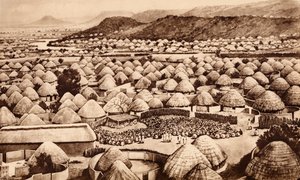 Mochudi, Bechuanaland (litografi) av John Macfarlane