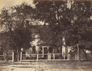 Aiken House, på Weldon Railroad, Virginia, februari 1865 (abumentryck monterat på vävt papper)