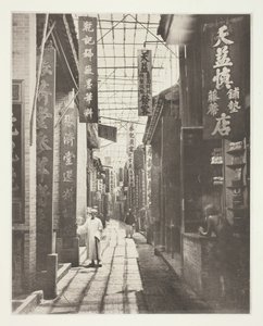 Physic Street, Canton, ca. 1868. av John Thomson