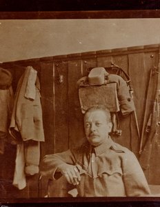 Album "Mitt världskrig - minnen av sydvästra fronten i Kärnten, Italien, Trentino-Alto Adige) 31/03/1915-12/11/1918 - Josef Zohles Vienna ": porträtt av soldat (s/v ph) av Josef Zohles
