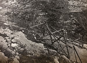 Album "Mitt världskrig - minnen av sydvästra fronten i Kärnten, Italien, Trentino-Alto Adige) 31/03/1915-12/11/1918 - Josef Zohles Wien ": taggtråd (s/v foto) av Josef Zohles