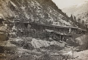 Album "Mitt världskrig - minnen av sydvästra fronten i Kärnten, Italien, Trentino-Alto Adige) 31/03/1915-12/11/ 1918 - Josef Zohles Vienna ": militärbaracker (s/v bild av Josef Zohles