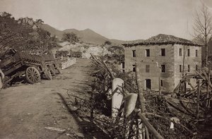 Album "Mitt världskrig - minnen av sydvästra fronten i Kärnten, Italien, Trentino-Alto Adige) 31/03/1915-12/11/ 1918 - Josef Zohles Wien ": spillror i Tolmezzo (s/v pho av Josef Zohles