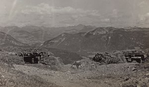 Album "Mitt världskrig - minnen av sydvästra fronten i Kärnten, Italien, Trentino-Alto Adige) 31/03/1915-12/11/ 1918 - Josef Zohles Vienna ": skyddsrum för vapen i Al av Josef Zohles