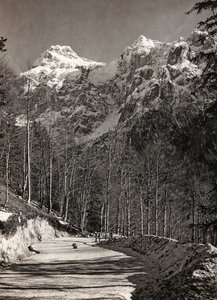 Album "Meine weltkriegs - Erinnerungen South-West Front (Kärnten, Italien, Sydtyrolen) (Mitt världskrig - minnen från sydvästra fronten i Kärnten, Italien, Trentino-Alto Adige) 31/03/1915-12/11/ 1918 - Josef Zohles Wien ": bergsväg (s/v foto) av Josef Zohles