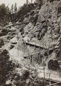 Album "Mitt världskrig - minnen av sydvästra fronten i Kärnten, Italien, Trentino-Alto Adige) 31/03/1915-12/11/1918 - Josef Zohles Wien ": trägångar till berget av Josef Zohles