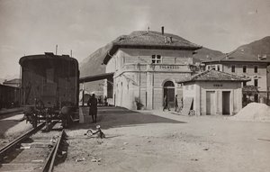 Album "Mitt världskrig - minnen av sydvästra fronten i Kärnten, Italien, Trentino-Alto Adige) 31/03/1915-12/11/ 1918 - Josef Zohles Wien ": stationen i Tolmezzo (s/v ph)