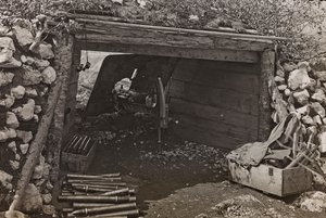Album "Mitt världskrig - minnen av sydvästra fronten i Kärnten, Italien, Trentino-Alto Adige) 31/03/1915-12/11/1918 - Josef Zohles Wien ": militärdepå (s/v foto) av Josef Zohles