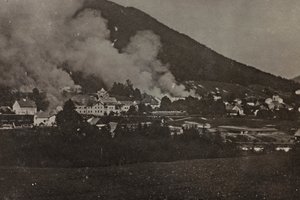 Album "Mitt världskrig - minnen av sydvästra fronten i Kärnten, Italien, Trentino-Alto Adige) 31/03/1915-12/11/ 1918 - Josef Zohles Wien ": bombningar i Tarvisio (s/v p av Josef Zohles