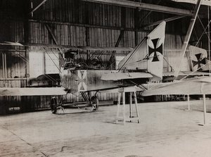 Album "Mitt världskrig - minnen av sydvästra fronten i Kärnten, Italien, Trentino-Alto Adige) 31/03/1915-12/11/1918 - Josef Zohles Vienna ": Austrian Airline (s/v foto av Josef Zohles