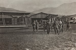 Album "Mitt världskrig - minnen av sydvästfronten (Kärnten, Italien, Sydtyrolen) (Mitt världskrig - minnen från sydvästra fronten i Kärnten, Italien, Trentino Alto Adige) 31 / III / 1915-12 / XI / 1918 - Josef Zohles Wien ": flygfält (s/v av Josef Zohles