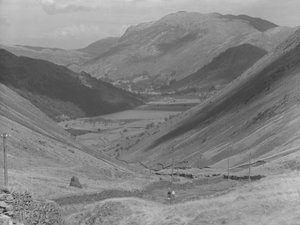 Utsikt nerför "The Struggle" mot Ambleside från toppen av Kirkstone Pass
