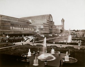 Crystal Palace i London: trädgårdarna och fontänerna, ca 1870 (s/v foto)