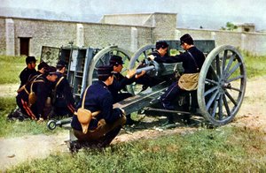 Franska soldater med ett mortel i aktion under slaget vid Marne öster om Paris, september 1914 (autokrom) av Jules Gervais Courtellemont