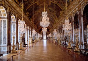 Arkitektur: utsikt över Galerie des Glaces i Versailles restaurerad av arkitekten Jules Hardouin-Mansart och byggd från 1678 till 1684. Versailles slott, Versailles