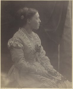 Anne Thackeray Ritchie, maj 1870. av Julia Margaret Cameron
