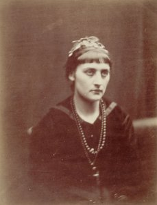 Porträtt av en kvinna med två halsband av Julia Margaret Cameron