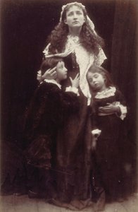 "Drottning Henrietta Maria och hennes barn" (Rachel och Laura Gurney) av Julia Margaret Cameron