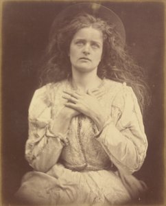 "Så nu tror jag att min tid är nära - jag litar på att den är det - jag vet"/"Den välsignade musiken gick den vägen min själ måste gå" av Julia Margaret Cameron