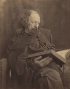 Tennyson Reading, 1865. av Julia Margaret Cameron